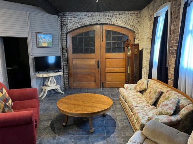 Building Photo - 415 N Gilbert St