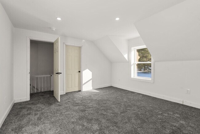 Building Photo - 99 Main St