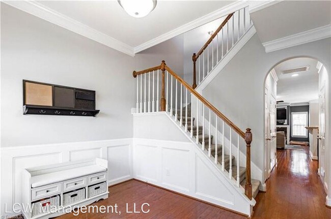 Building Photo - 5093 Wyngate Village Dr