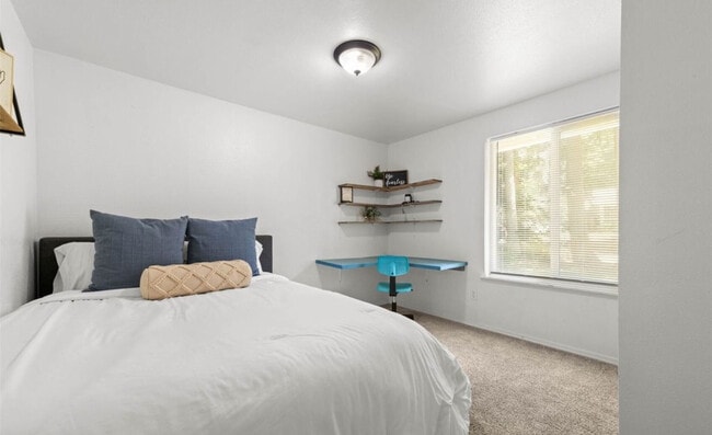 Building Photo - 21737 E Terra Ln SE