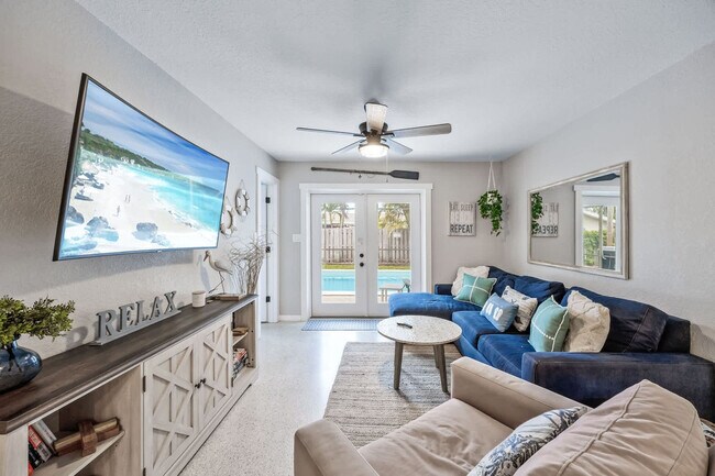 Building Photo - 366 W Osceola Ln