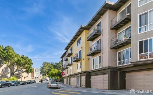 Building Photo - 646 Corbett Ave