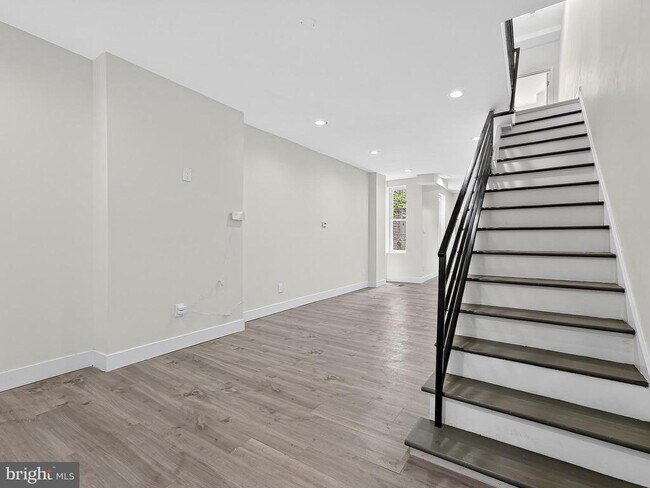 Primary Photo - 3020 Euclid Ave