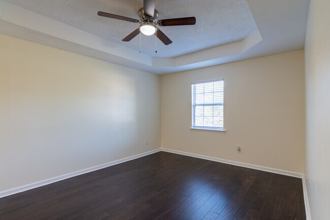 Building Photo - 1051 Waltons Ct