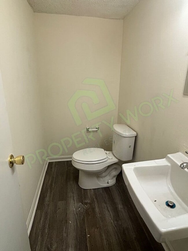 Building Photo - 2 Bedroom, 1.5 Bath Town Home in Sharpsburg, NC