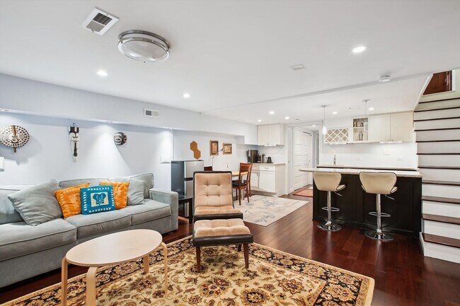 Building Photo - Stunning 3BR+, 3.5BA Capitol Hill Home wit...