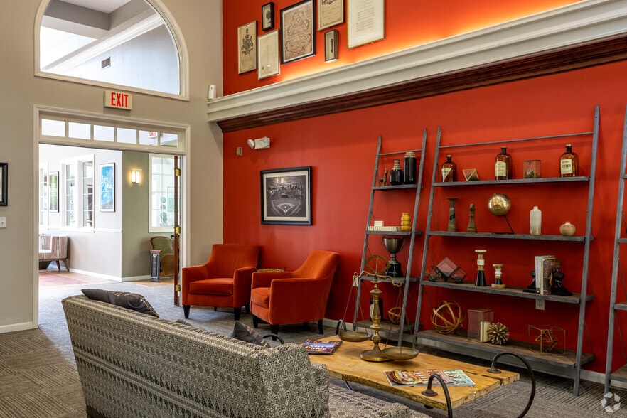 Clubhosue - The Chapman