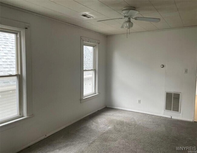 Building Photo - 226 Longnecker St