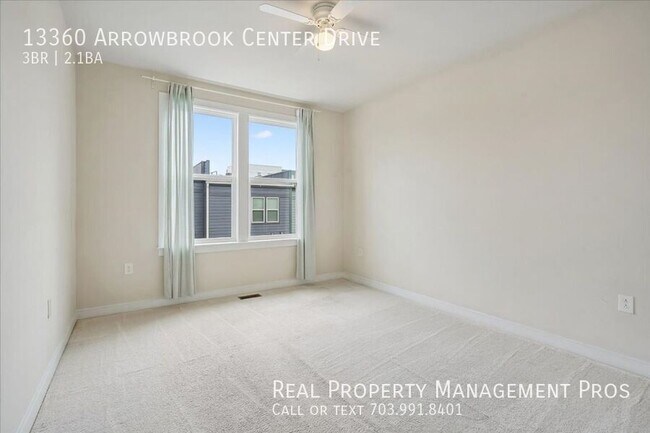 Building Photo - 13360 Arrowbrook Centre Dr