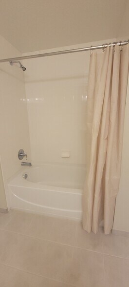 Building Photo - 1064 N Tamiami Trl