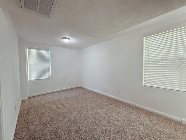 Building Photo - 130 Rush Haven