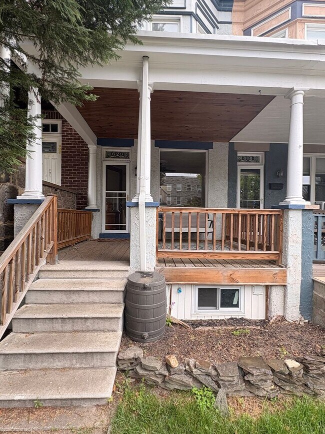 Building Photo - Gorgeous Hampden 2bd/2ba w/ Fin Bsmt, W/D, A/C and more! Available 5/1