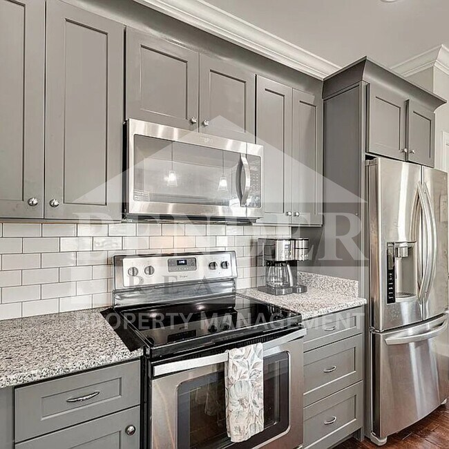 Building Photo - Beautiful Like New Home in Ooltewah