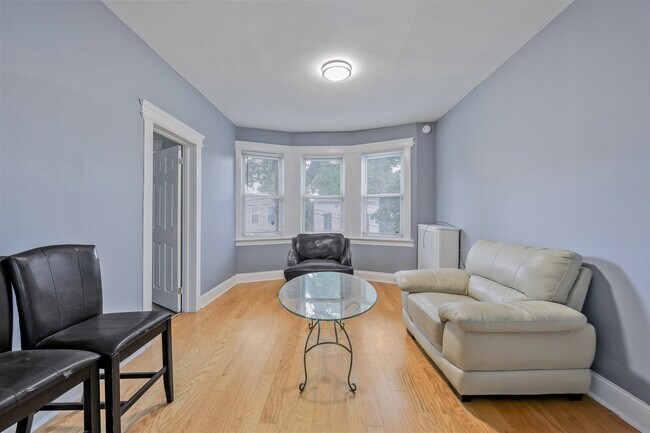 Building Photo - 26 MONTROSE Ter