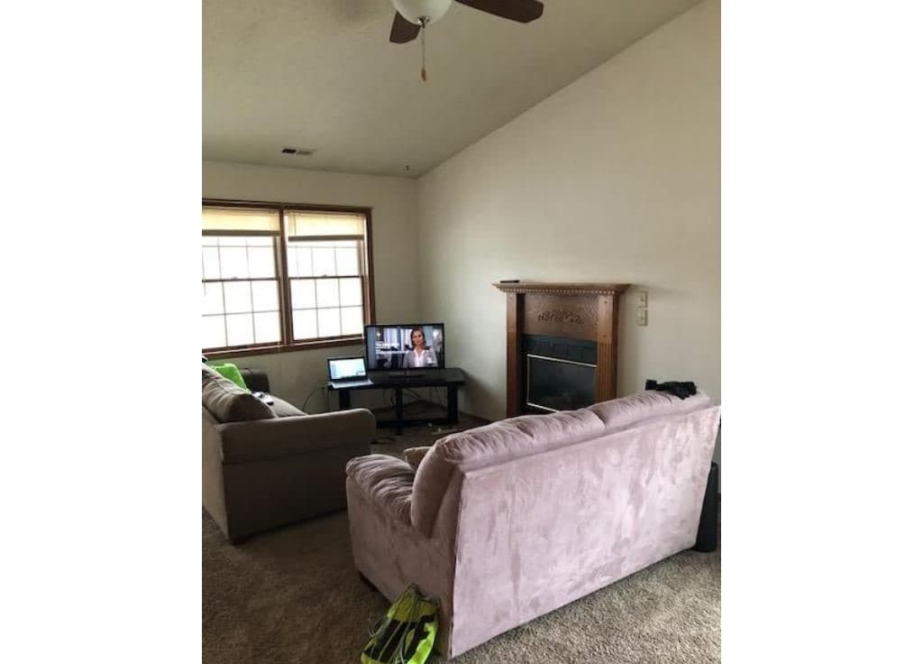 Building Photo - 634 Sycamore Dr