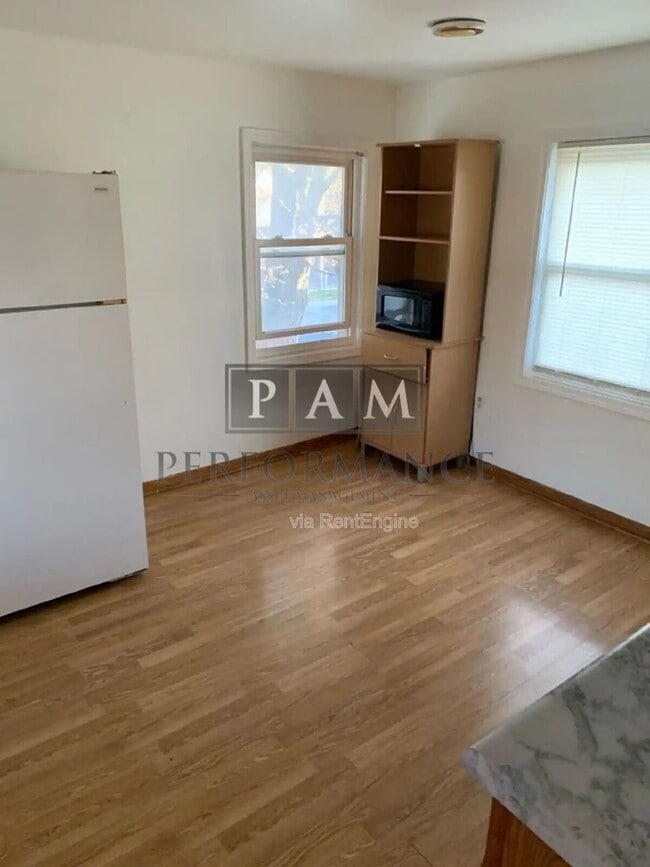 Building Photo - 1208 59th St