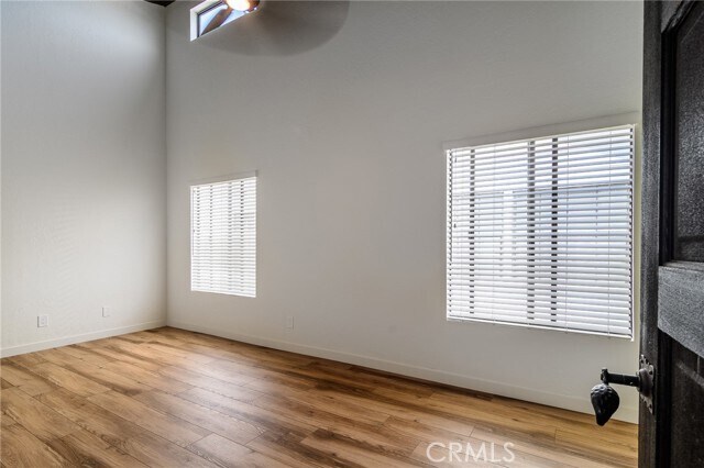 Building Photo - 313 Diamond