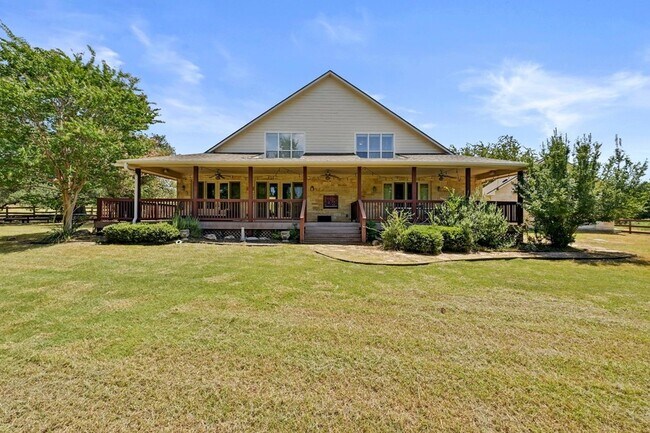 Building Photo - 211 Moore Ln