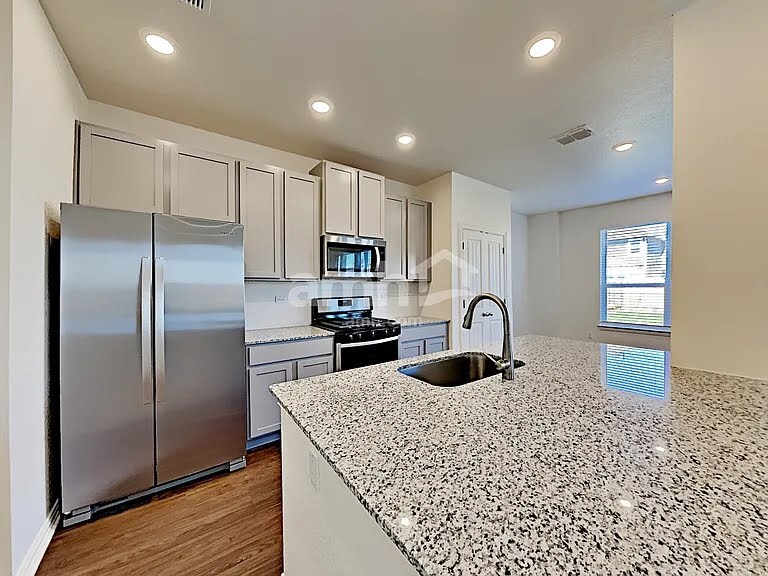 Building Photo - 2721 Meadow Crest