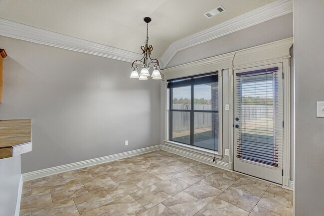 Building Photo - 110 Vienne Pl