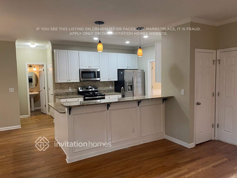 Building Photo - 915 Laurel Crest Dr