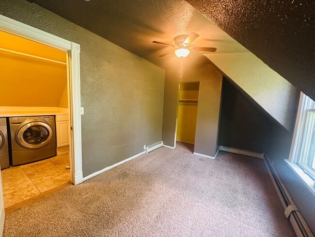 Building Photo - Charming 3 Bedroom Single Family Home Avai...