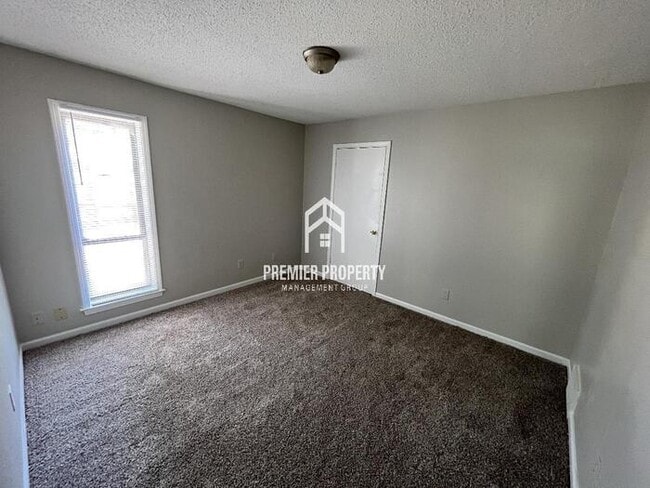 Building Photo - 3525 Chevron Cove