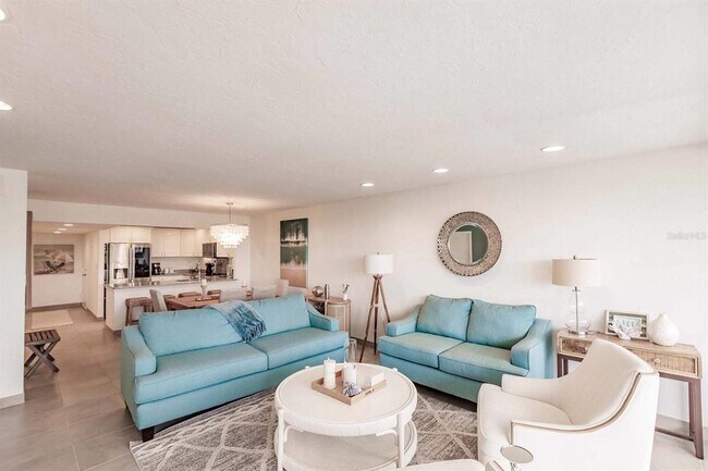 Building Photo - 1125 W Peppertree Dr