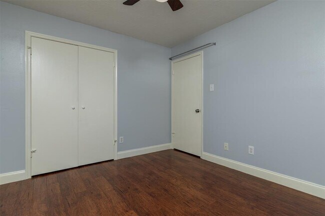 Building Photo - 2935 Auburn Dr