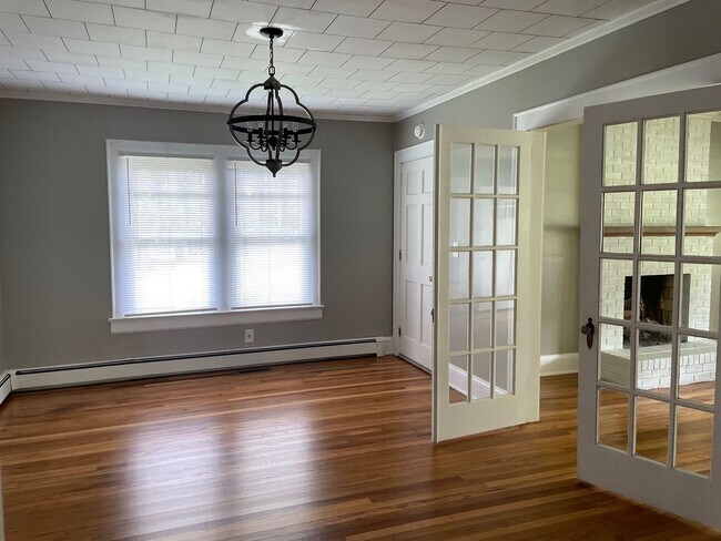 Building Photo - Beautiful 3 bed, 1 bath home located in As...