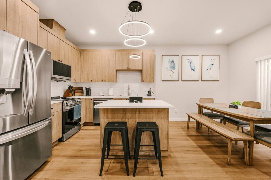 Building Photo - 3202 NW Division St