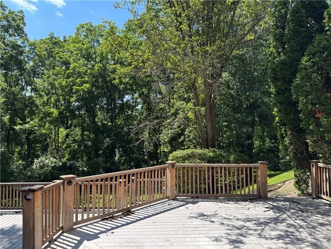 Building Photo - 6 Merrycreek Crossing