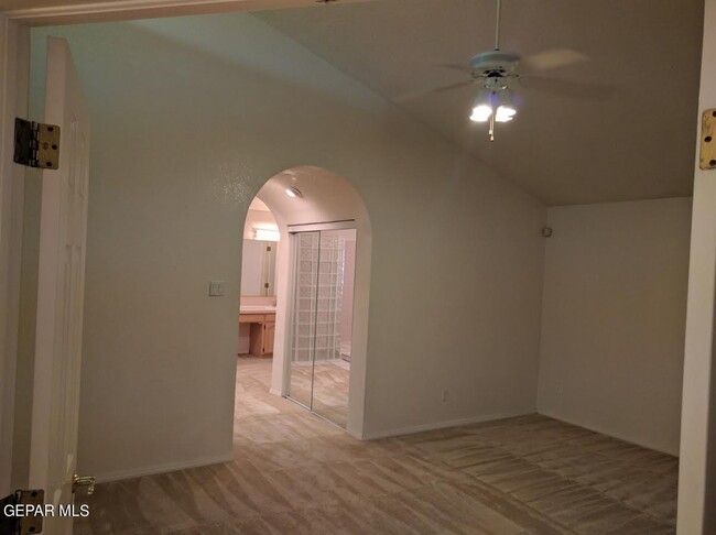 Building Photo - 7417 Mission Viejo Dr