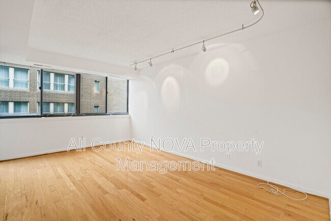 Building Photo - 1140 23rd St NW