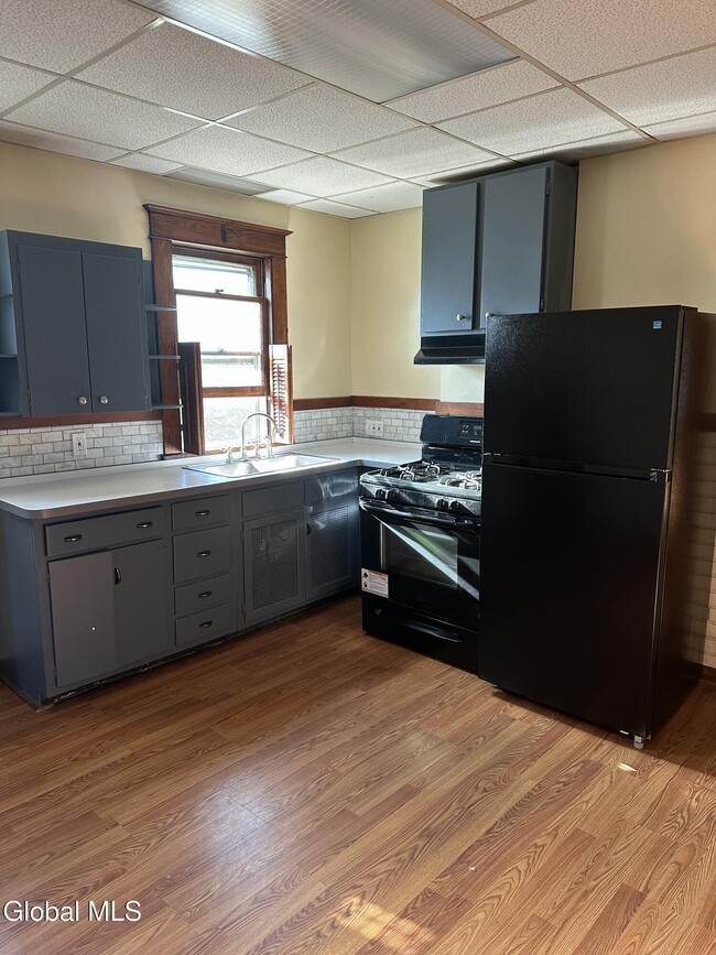 Building Photo - 65 Ten Eyck Ave