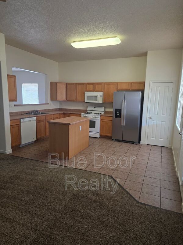 Building Photo - 2159 Palenque Dr SE