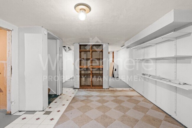 Building Photo - Brick Rancher