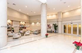 Building Photo - 19195 NE 36th Pl