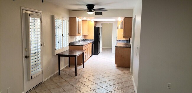 Building Photo - Stunning McCormick Ranch home