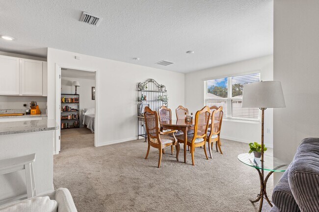 Building Photo - Contemporary Home in Briarwood