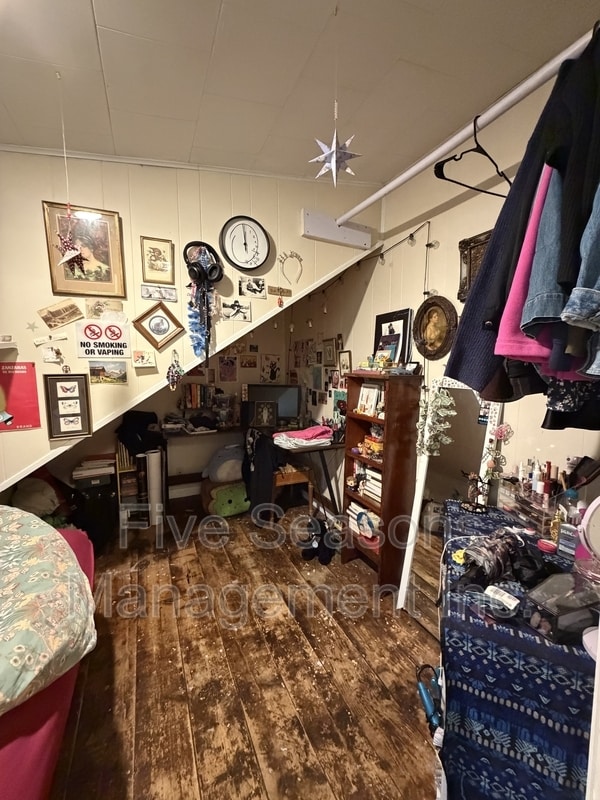 Building Photo - 59 University Terrace