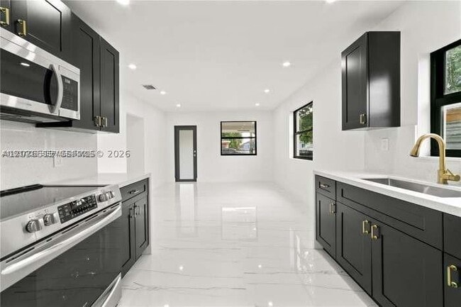 Building Photo - 1739 NW 67th St