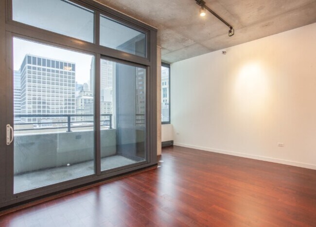 Building Photo - 235 W Van Buren St