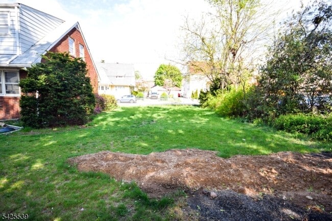 Building Photo - 20 N 13th St