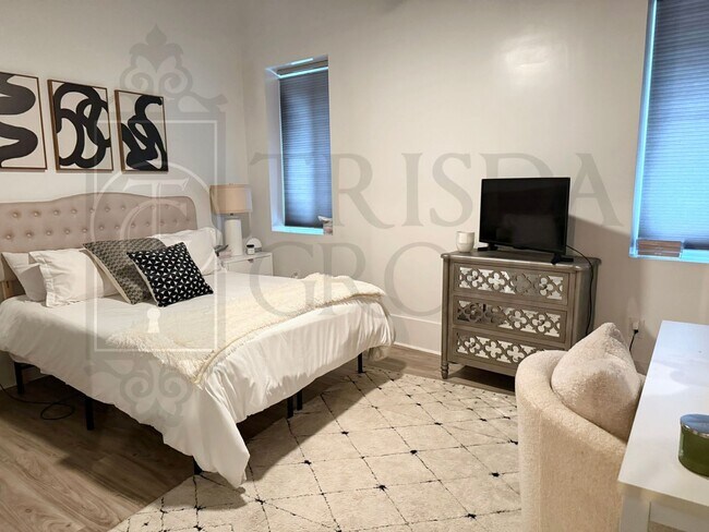 Building Photo - Avail July 15th! Stylish 1-Bedroom Apartment in Mt. Washington –2 Off Street Parking Spaces, AC, ...
