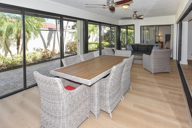 Building Photo - 1469 Vía Privada