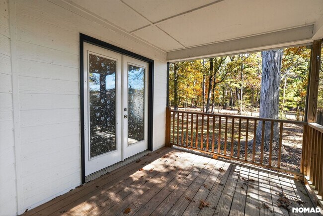 Building Photo - 198 Lakeview Dr