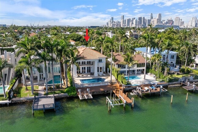 Primary Photo - 305 N Hibiscus Dr
