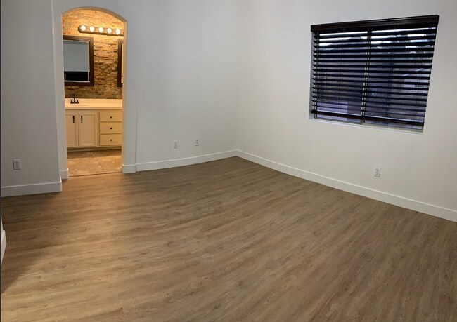 Building Photo - 309 Teal Ridge Hills Dr