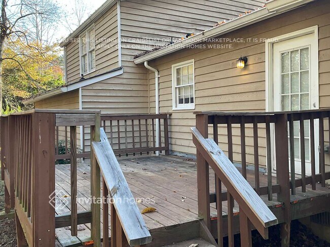 Building Photo - 216 Jousters Ln NW